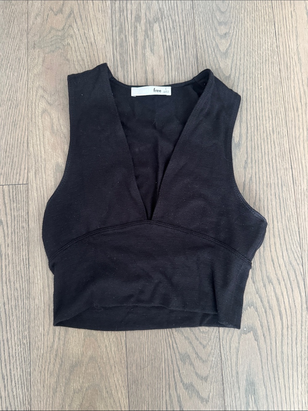 Wilfred Black Deep V Cropped Tank